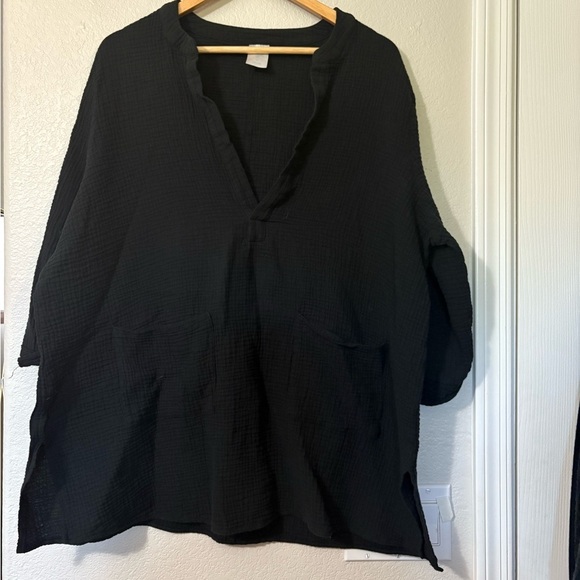 Kona Sol Black Slub Cotton with 3/4 Sleeves Coverup. Front Pockets, Split Neck. - Picture 1 of 12